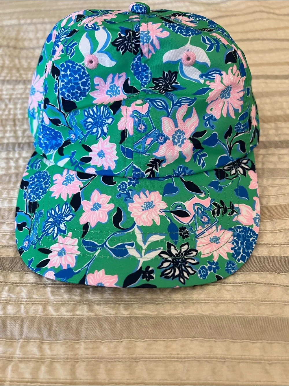 Lilly Pulitzer run around hat. Excellent condition